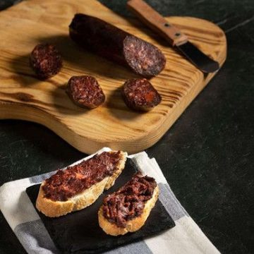 "Morcilla Ibérica Herradura 500 Gr: El Placer de la Tradición Ibérica en Tu Paladar"